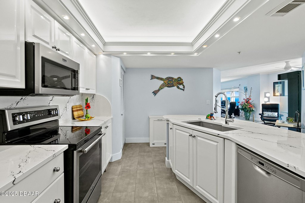 Daytona Beach Shores, Florida, 32118, United States, 3 Bedrooms Bedrooms, ,3 BathroomsBathrooms,Residential,Forsale,1990158