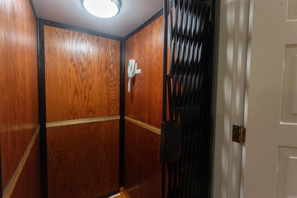 Russellville, Arkansas, 72802, United States, 7 Bedrooms Bedrooms, ,5.5 BathroomsBathrooms,Residential,Forsale,1959557