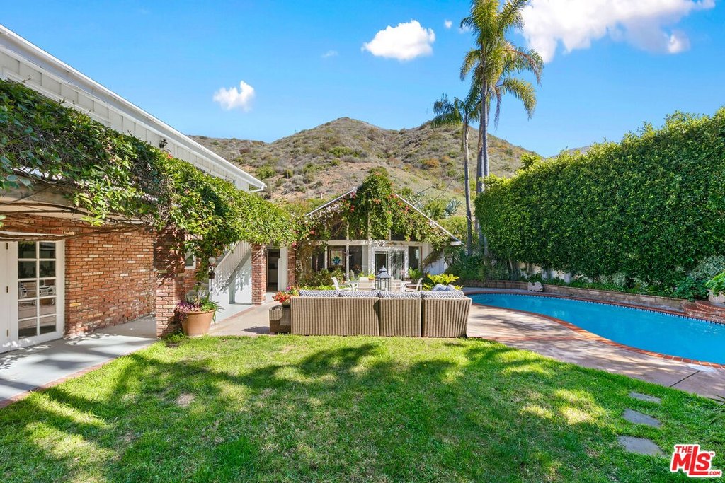 Malibu, California, 90265, United States, 6 Bedrooms Bedrooms, ,5 BathroomsBathrooms,Residential,Forsale,1904868