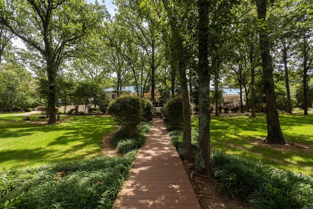 Russellville, Arkansas, 72802, United States, 7 Bedrooms Bedrooms, ,5.5 BathroomsBathrooms,Residential,Forsale,1959557