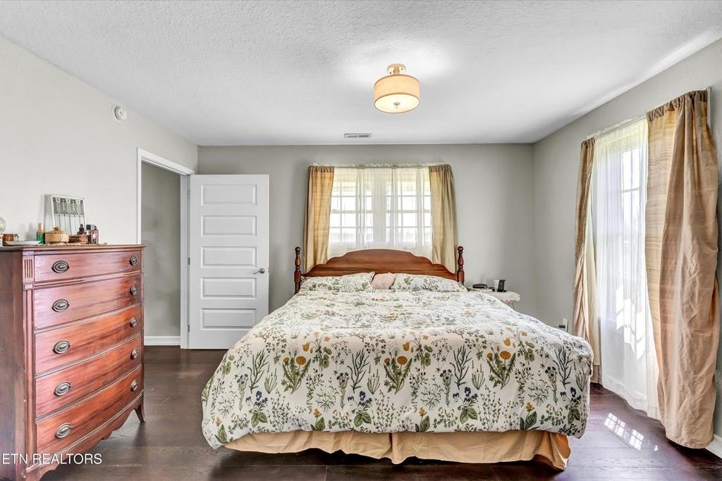 Deer Lodge, Tennessee, 37726, United States, 4 Bedrooms Bedrooms, ,3 BathroomsBathrooms,Residential,Forsale,1929840