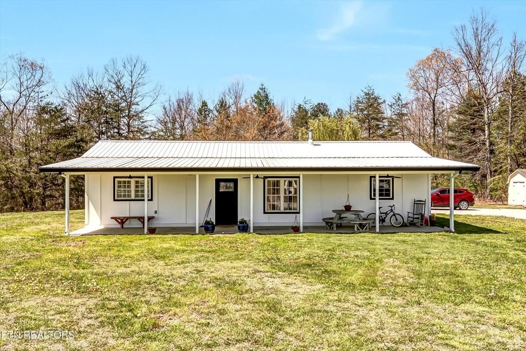 Deer Lodge, Tennessee, 37726, United States, 4 Bedrooms Bedrooms, ,3 BathroomsBathrooms,Residential,Forsale,1929840