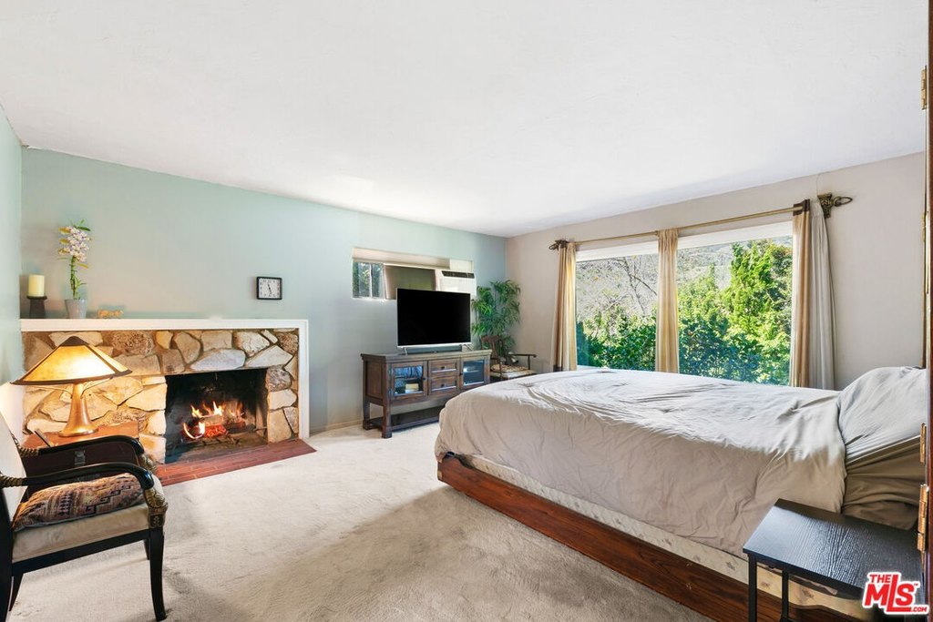 Malibu, California, 90265, United States, 6 Bedrooms Bedrooms, ,5 BathroomsBathrooms,Residential,Forsale,1904868