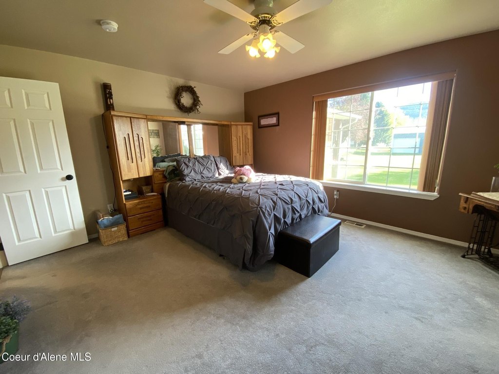 Pinehurst, Idaho, 83850, United States, 4 Bedrooms Bedrooms, ,2.5 BathroomsBathrooms,Residential,Forsale,1913884