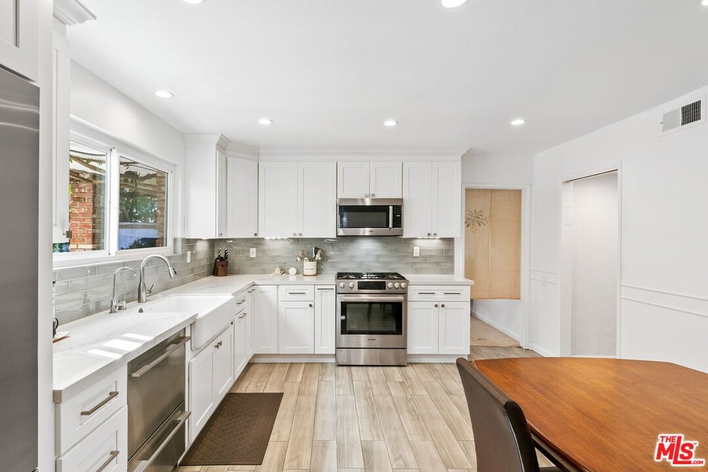 Malibu, California, 90265, United States, 6 Bedrooms Bedrooms, ,5 BathroomsBathrooms,Residential,Forsale,1904868