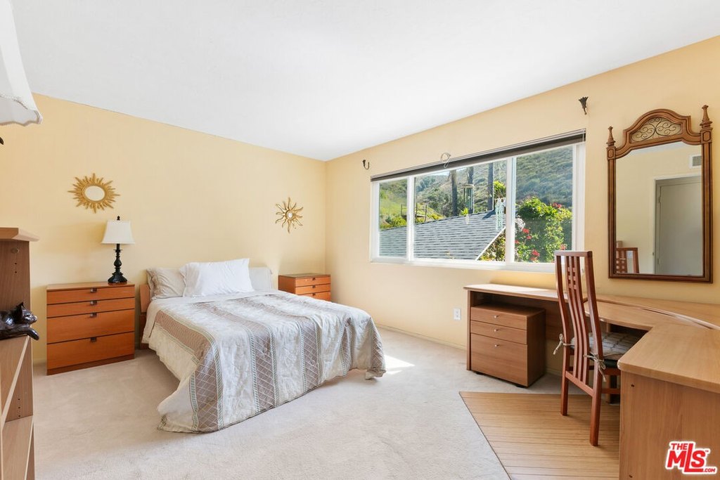 Malibu, California, 90265, United States, 6 Bedrooms Bedrooms, ,5 BathroomsBathrooms,Residential,Forsale,1904868