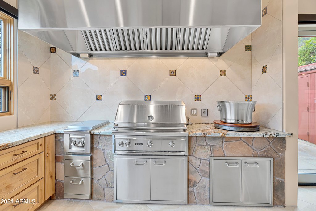 Sedona, Arizona, 86336, United States, 6 Bedrooms Bedrooms, ,7.5 BathroomsBathrooms,Residential,Forsale,1985625