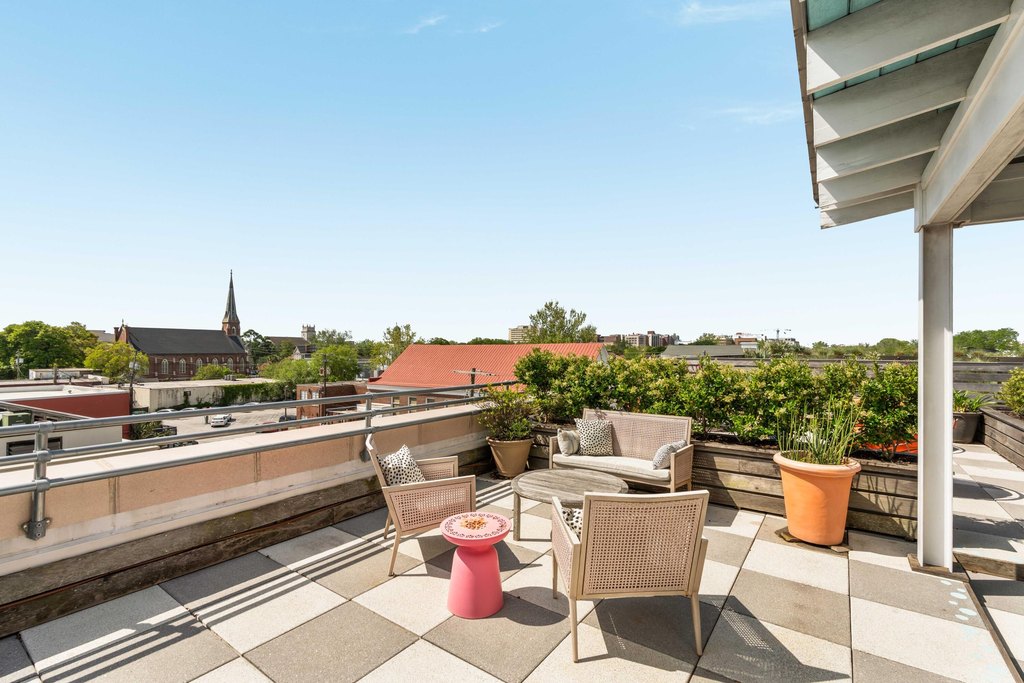 Charleston, South Carolina, 29403, United States, 4 Bedrooms Bedrooms, ,3 BathroomsBathrooms,Residential,Forsale,1883840
