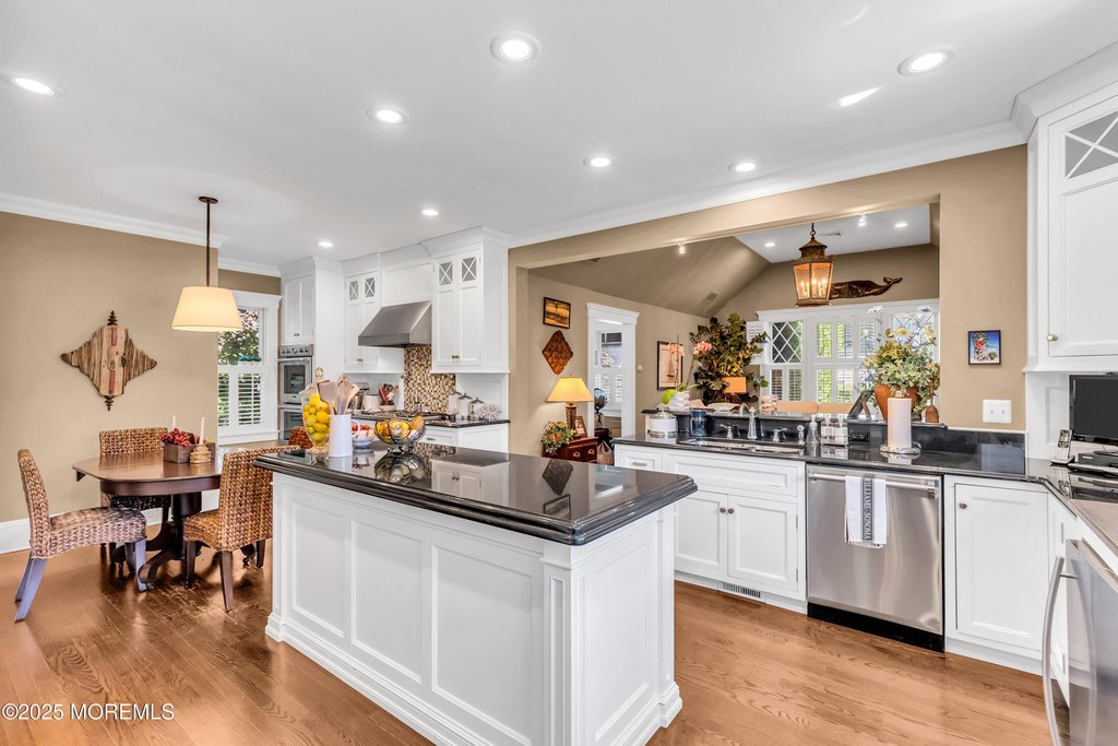 Spring Lake, New Jersey, 07762, United States, 6 Bedrooms Bedrooms, ,6.5 BathroomsBathrooms,Residential,Forsale,1953818