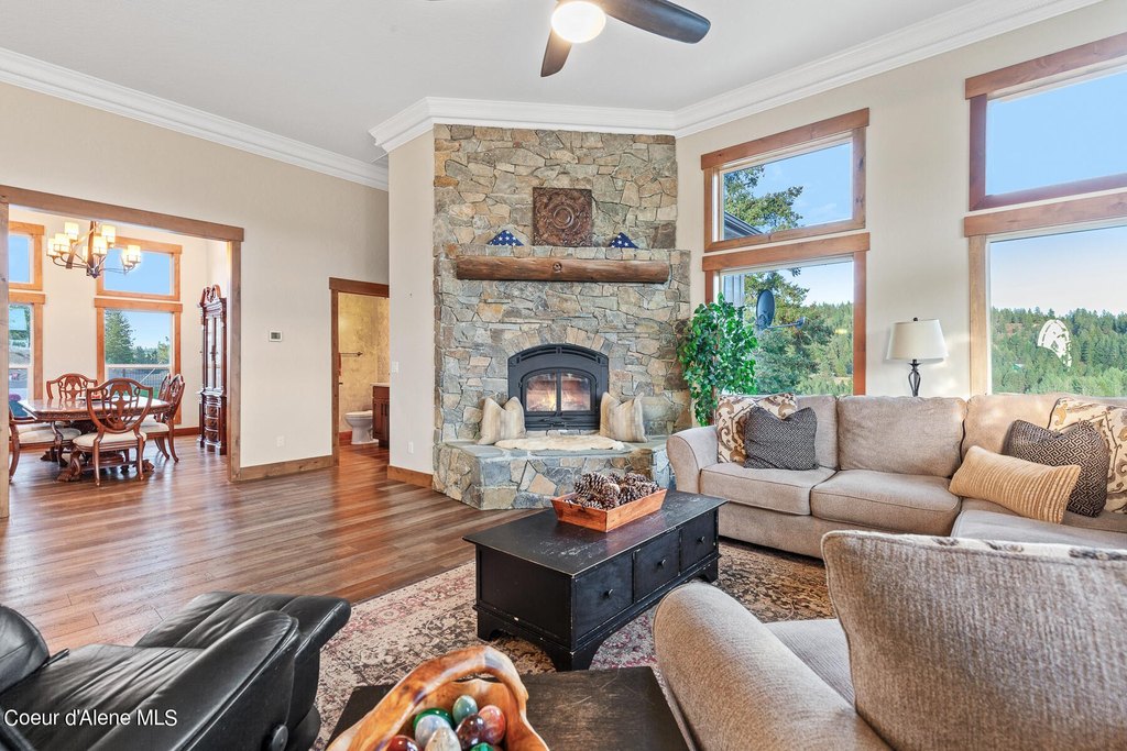 Coeur d'Alene, Idaho, 83814, United States, 5 Bedrooms Bedrooms, ,3.5 BathroomsBathrooms,Residential,Forsale,1913859