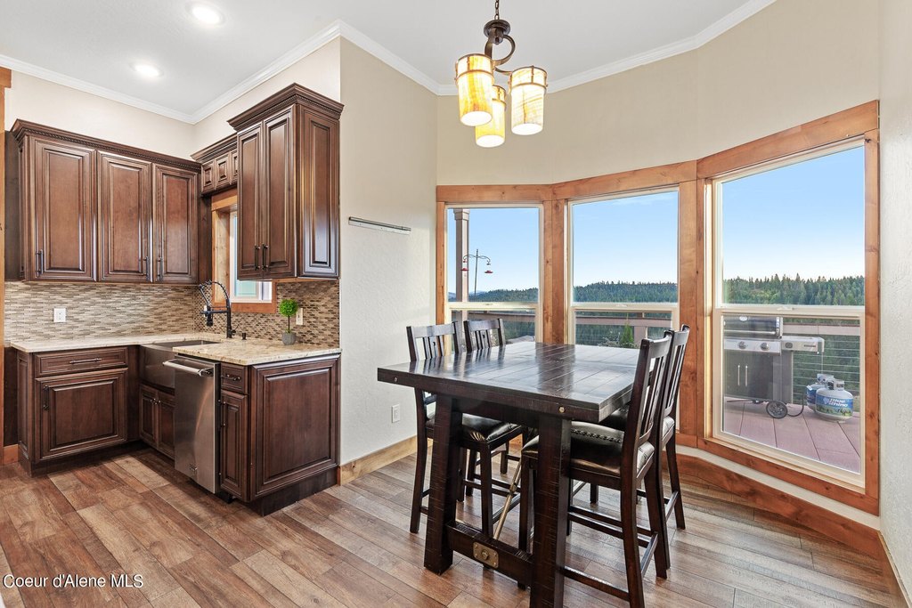 Coeur d'Alene, Idaho, 83814, United States, 5 Bedrooms Bedrooms, ,3.5 BathroomsBathrooms,Residential,Forsale,1913859