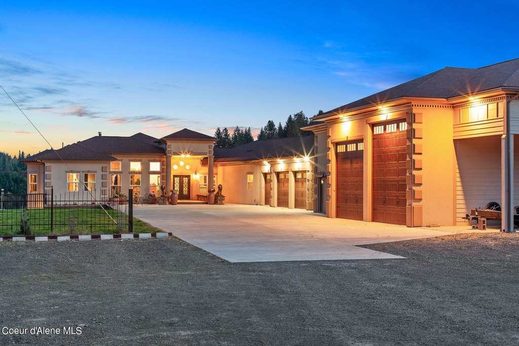 Coeur d'Alene, Idaho, 83814, United States, 5 Bedrooms Bedrooms, ,3.5 BathroomsBathrooms,Residential,Forsale,1913859