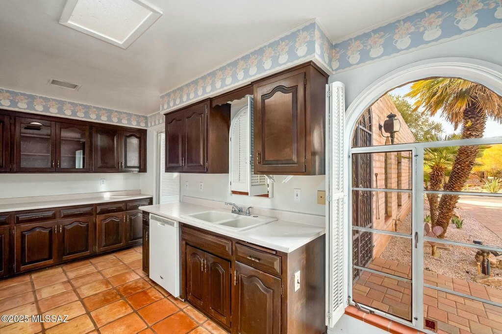 Tucson, Arizona, 85718, United States, 3 Bedrooms Bedrooms, ,2 BathroomsBathrooms,Residential,Forsale,1893844