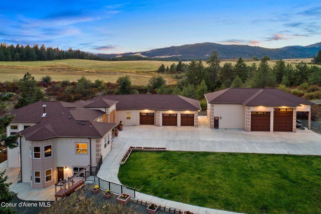 Coeur d'Alene, Idaho, 83814, United States, 5 Bedrooms Bedrooms, ,3.5 BathroomsBathrooms,Residential,Forsale,1913859