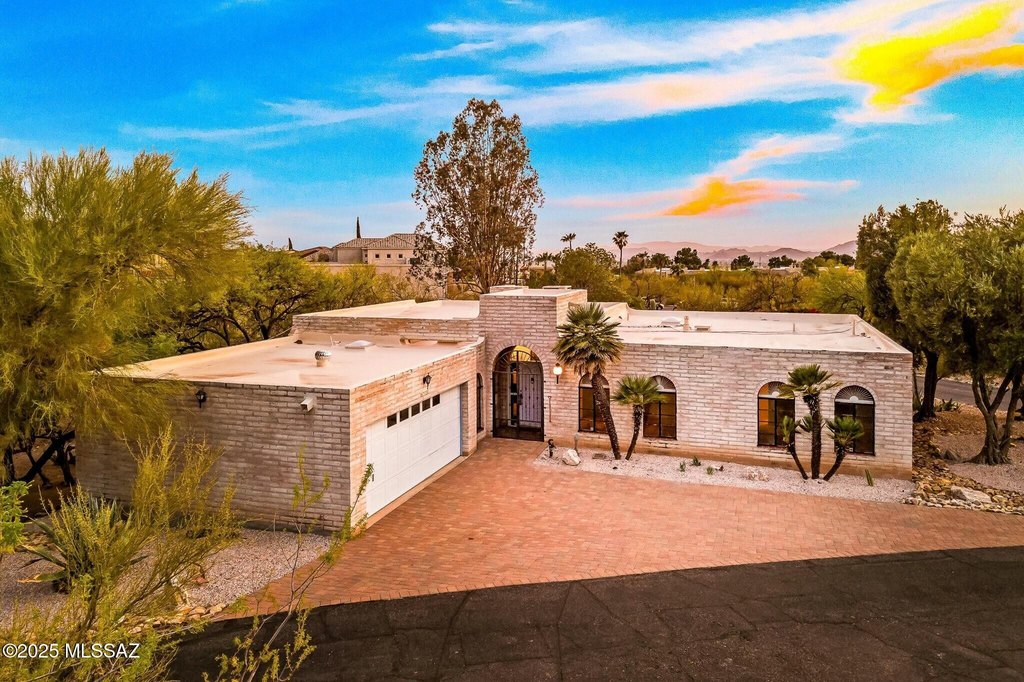 Tucson, Arizona, 85718, United States, 3 Bedrooms Bedrooms, ,2 BathroomsBathrooms,Residential,Forsale,1893844