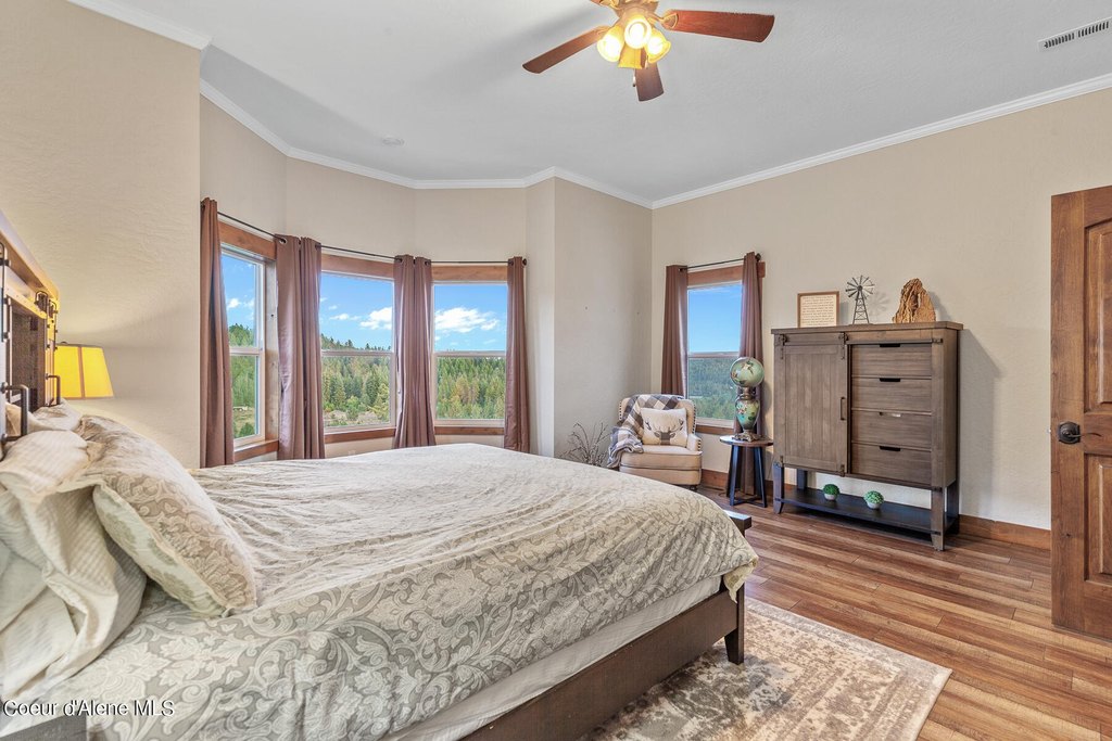 Coeur d'Alene, Idaho, 83814, United States, 5 Bedrooms Bedrooms, ,3.5 BathroomsBathrooms,Residential,Forsale,1913859