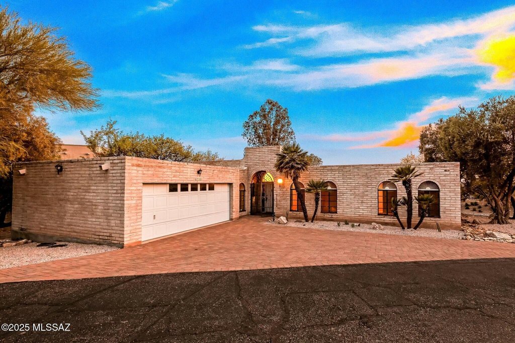 Tucson, Arizona, 85718, United States, 3 Bedrooms Bedrooms, ,2 BathroomsBathrooms,Residential,Forsale,1893844