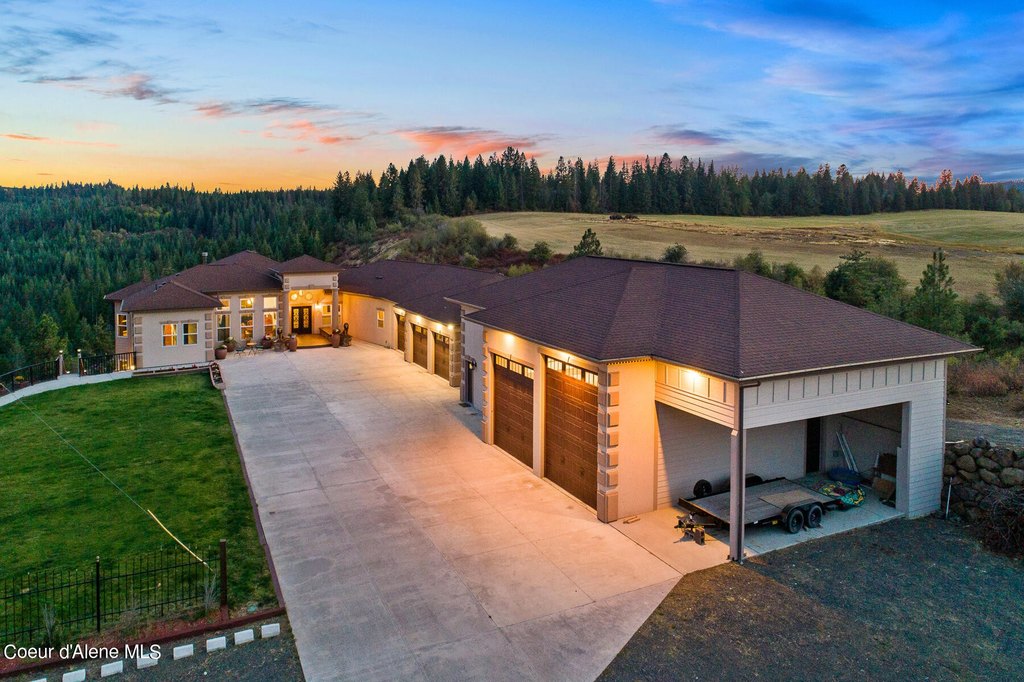 Coeur d'Alene, Idaho, 83814, United States, 5 Bedrooms Bedrooms, ,3.5 BathroomsBathrooms,Residential,Forsale,1913859