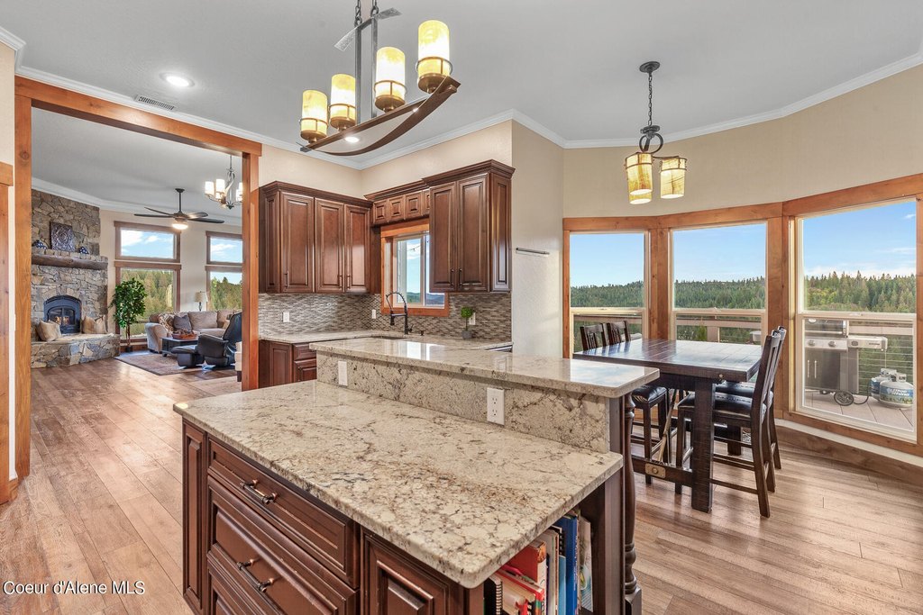 Coeur d'Alene, Idaho, 83814, United States, 5 Bedrooms Bedrooms, ,3.5 BathroomsBathrooms,Residential,Forsale,1913859