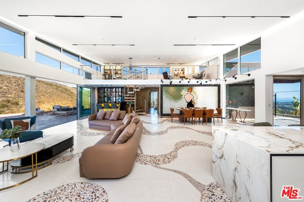 Malibu, California, 90265, United States, 3 Bedrooms Bedrooms, ,3 BathroomsBathrooms,Residential,Forsale,1922127