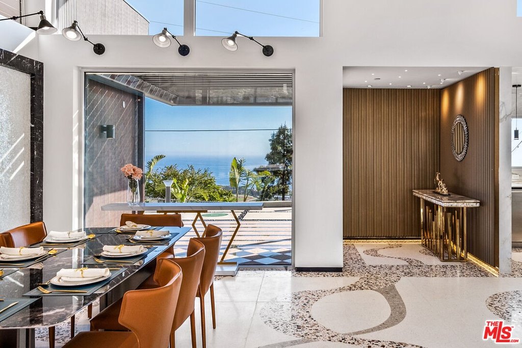 Malibu, California, 90265, United States, 3 Bedrooms Bedrooms, ,3 BathroomsBathrooms,Residential,Forsale,1922127