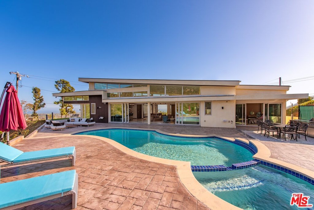 Malibu, California, 90265, United States, 3 Bedrooms Bedrooms, ,3 BathroomsBathrooms,Residential,Forsale,1922127