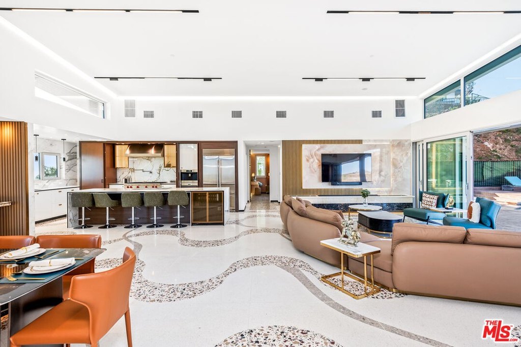Malibu, California, 90265, United States, 3 Bedrooms Bedrooms, ,3 BathroomsBathrooms,Residential,Forsale,1922127
