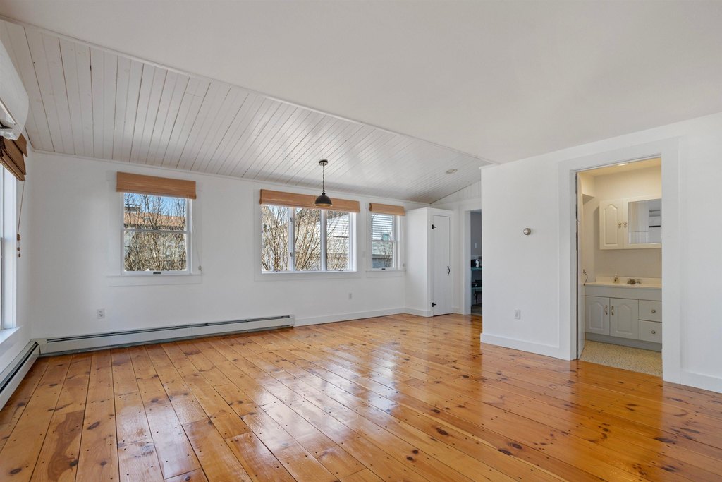 Seabrook, New Hampshire, 03874, United States, 4 Bedrooms Bedrooms, ,3 BathroomsBathrooms,Residential,Forsale,1934011