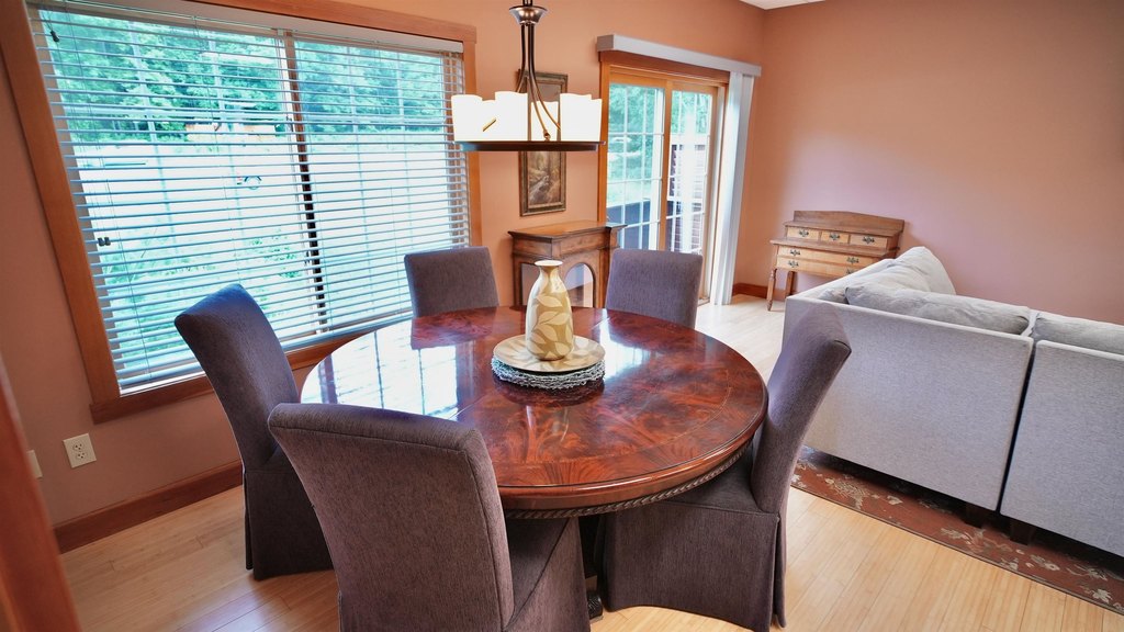 Gilford, New Hampshire, 03249, United States, 5 Bedrooms Bedrooms, ,2 BathroomsBathrooms,Residential,Forsale,1933942