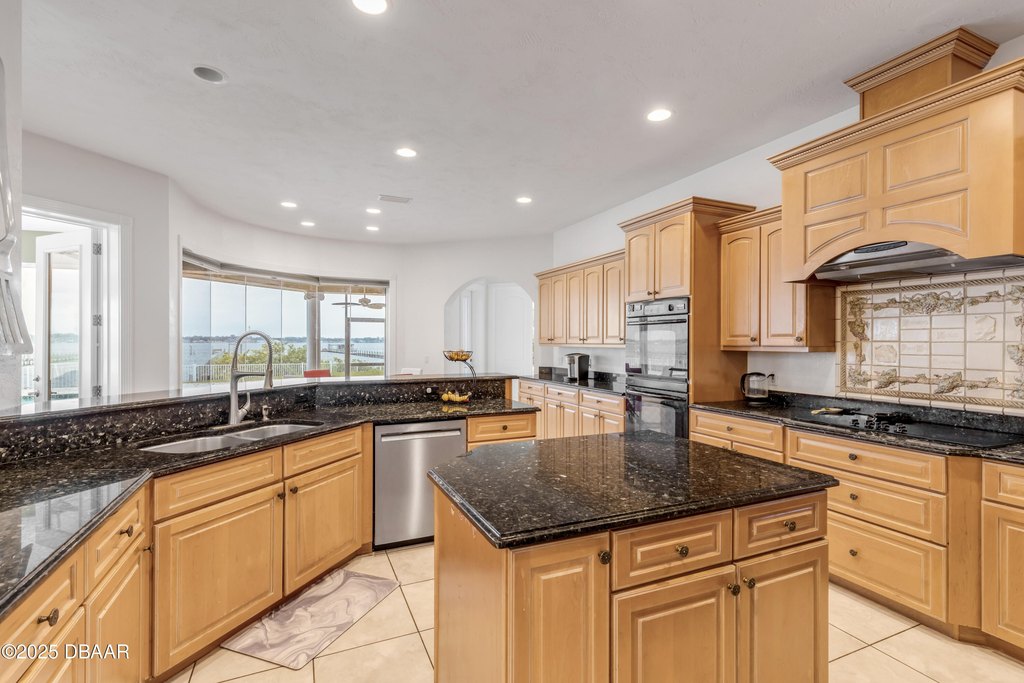 Daytona Beach Shores, Florida, 32118, United States, 6 Bedrooms Bedrooms, ,4.5 BathroomsBathrooms,Residential,Forsale,1900239