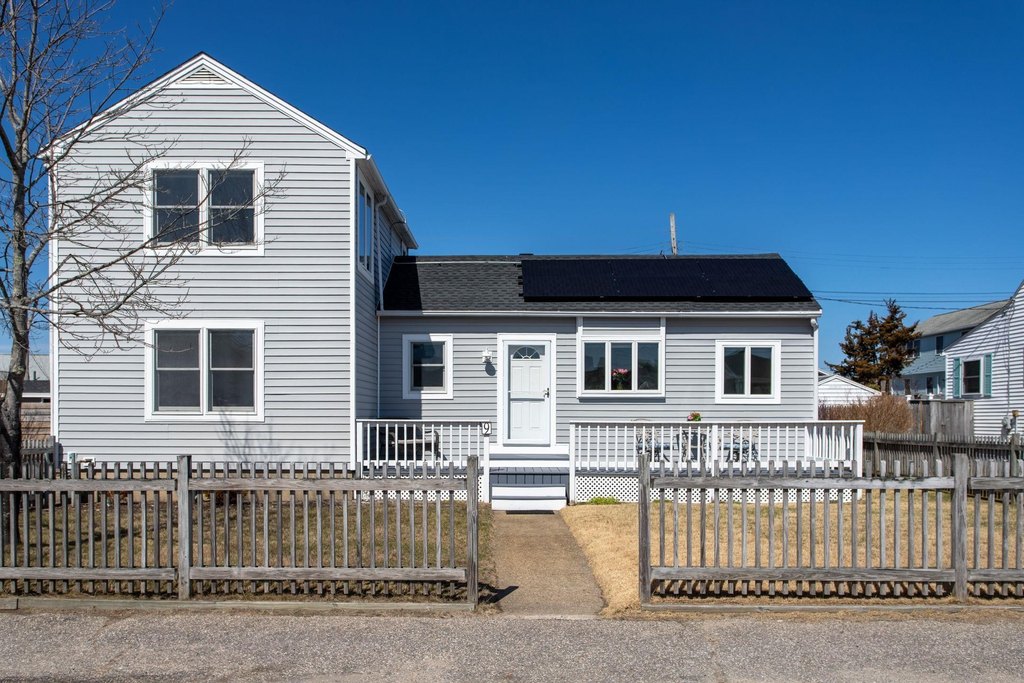 Seabrook, New Hampshire, 03874, United States, 4 Bedrooms Bedrooms, ,3 BathroomsBathrooms,Residential,Forsale,1934011