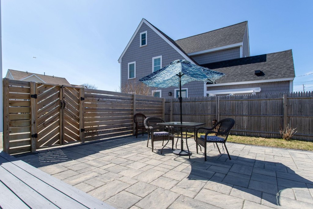 Seabrook, New Hampshire, 03874, United States, 4 Bedrooms Bedrooms, ,3 BathroomsBathrooms,Residential,Forsale,1934011