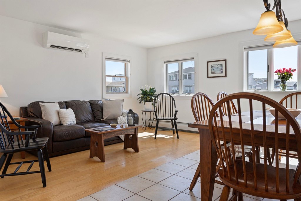 Seabrook, New Hampshire, 03874, United States, 4 Bedrooms Bedrooms, ,3 BathroomsBathrooms,Residential,Forsale,1934011