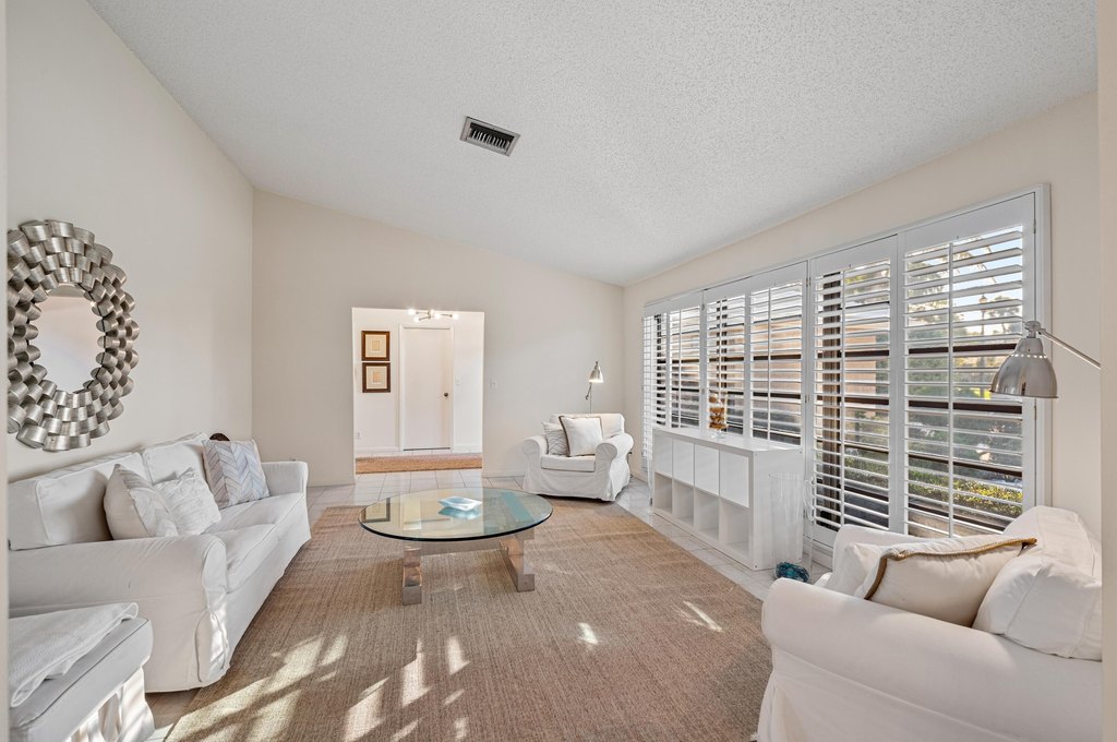 Gulf Stream, Florida, 33483, United States, 4 Bedrooms Bedrooms, ,3.5 BathroomsBathrooms,Residential,Forsale,1886507