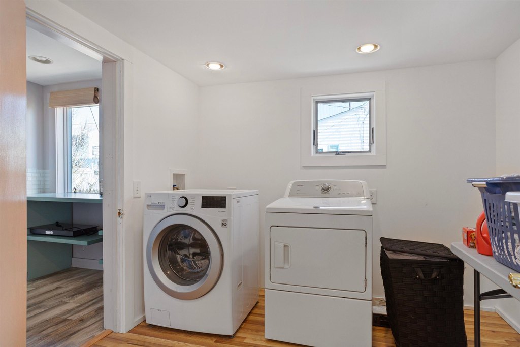 Seabrook, New Hampshire, 03874, United States, 4 Bedrooms Bedrooms, ,3 BathroomsBathrooms,Residential,Forsale,1934011