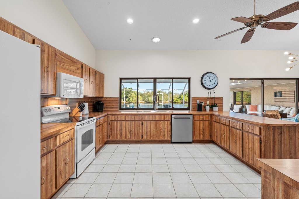 Gulf Stream, Florida, 33483, United States, 4 Bedrooms Bedrooms, ,3.5 BathroomsBathrooms,Residential,Forsale,1886507