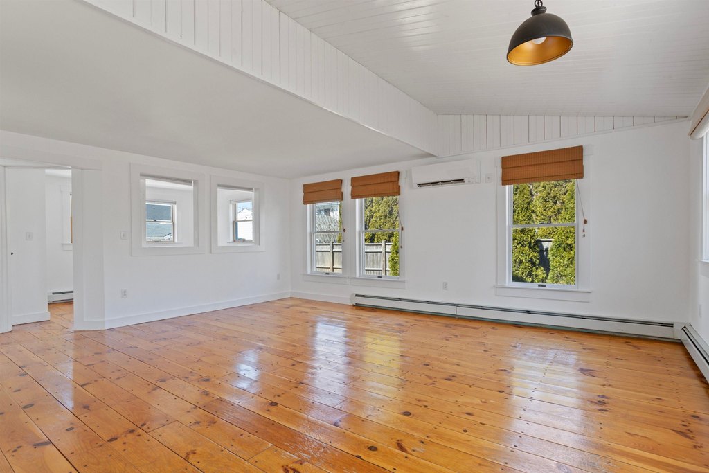 Seabrook, New Hampshire, 03874, United States, 4 Bedrooms Bedrooms, ,3 BathroomsBathrooms,Residential,Forsale,1934011