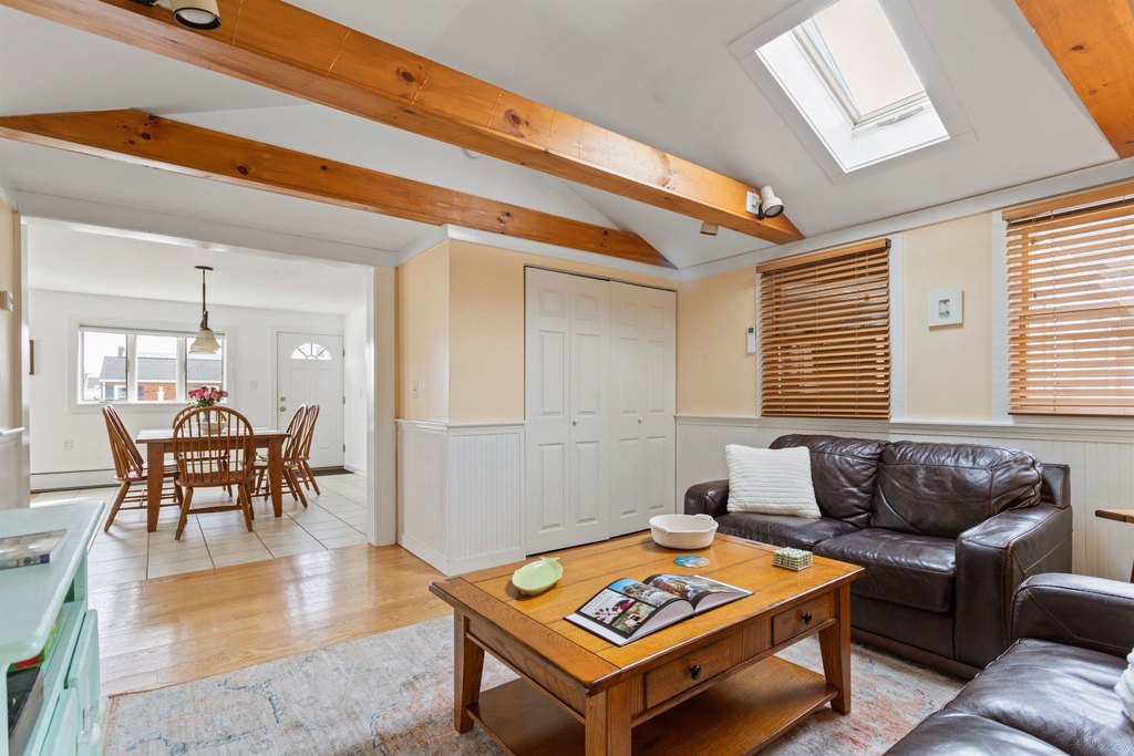 Seabrook, New Hampshire, 03874, United States, 4 Bedrooms Bedrooms, ,3 BathroomsBathrooms,Residential,Forsale,1934011