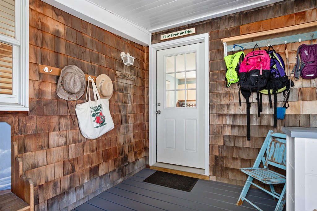 Seabrook, New Hampshire, 03874, United States, 4 Bedrooms Bedrooms, ,3 BathroomsBathrooms,Residential,Forsale,1934011