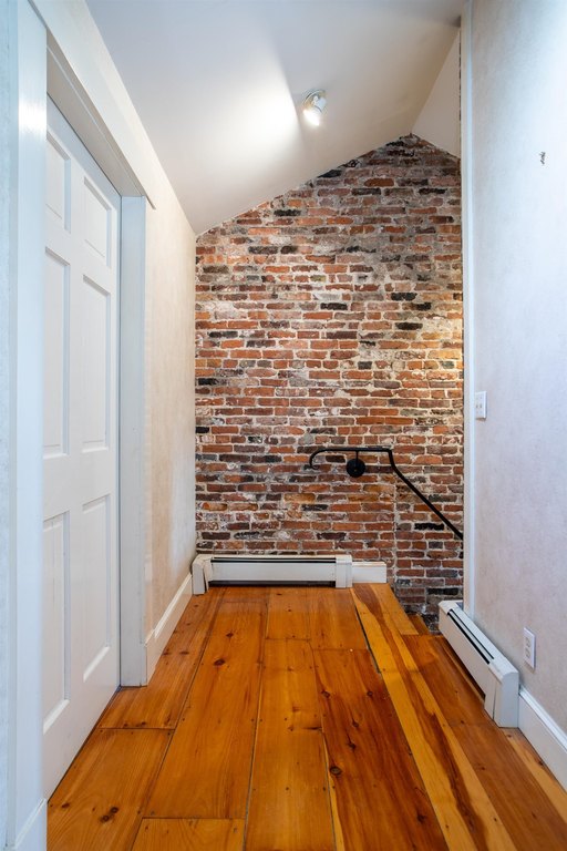 Portsmouth, New Hampshire, 03801, United States, 2 Bedrooms Bedrooms, ,2 BathroomsBathrooms,Residential,Forsale,1934006