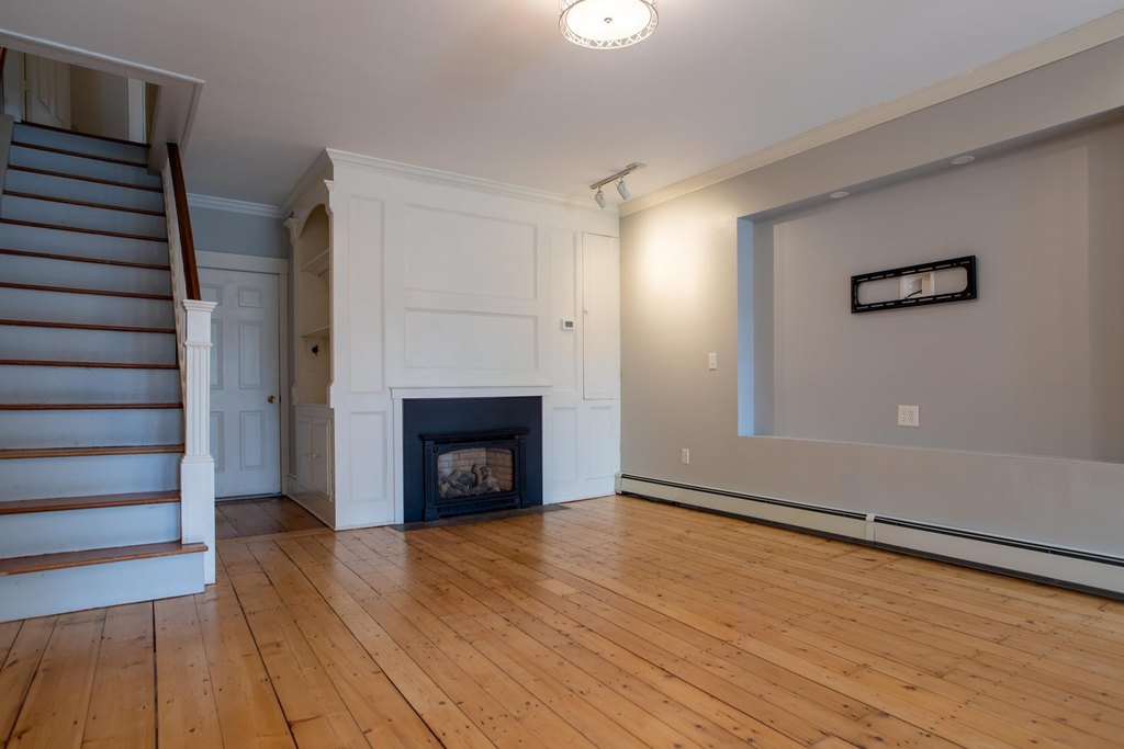 Portsmouth, New Hampshire, 03801, United States, 2 Bedrooms Bedrooms, ,2 BathroomsBathrooms,Residential,Forsale,1934006