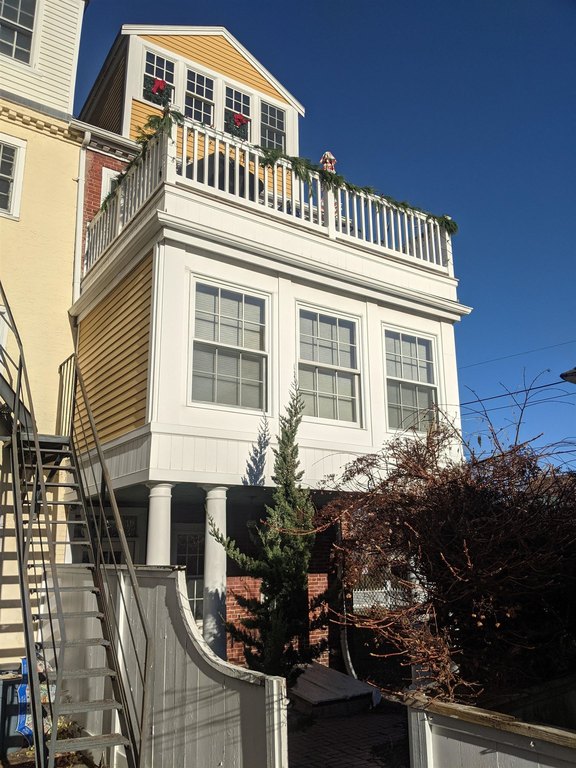 Portsmouth, New Hampshire, 03801, United States, 2 Bedrooms Bedrooms, ,2 BathroomsBathrooms,Residential,Forsale,1934006