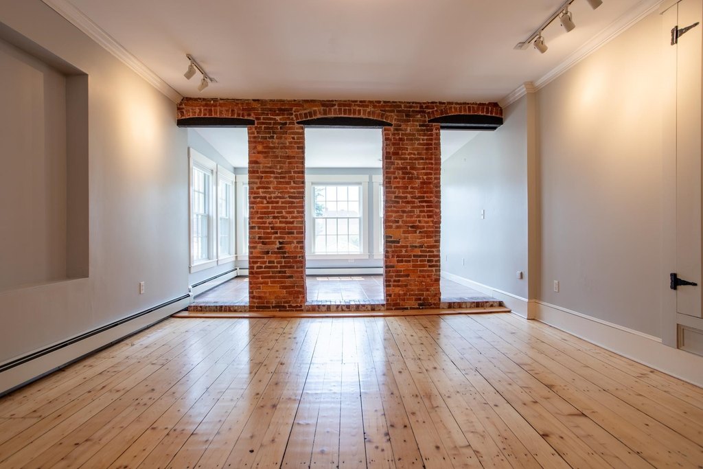 Portsmouth, New Hampshire, 03801, United States, 2 Bedrooms Bedrooms, ,2 BathroomsBathrooms,Residential,Forsale,1934006