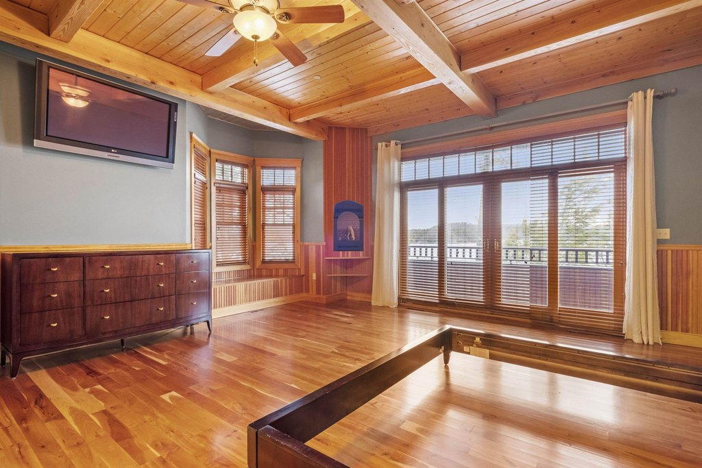 Alton, New Hampshire, 03810, United States, 5 Bedrooms Bedrooms, ,5.5 BathroomsBathrooms,Residential,Forsale,1933955