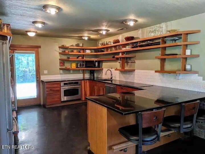 Kingston, Tennessee, 37763, United States, 2 Bedrooms Bedrooms, ,1 BathroomBathrooms,Residential,Forsale,1893805