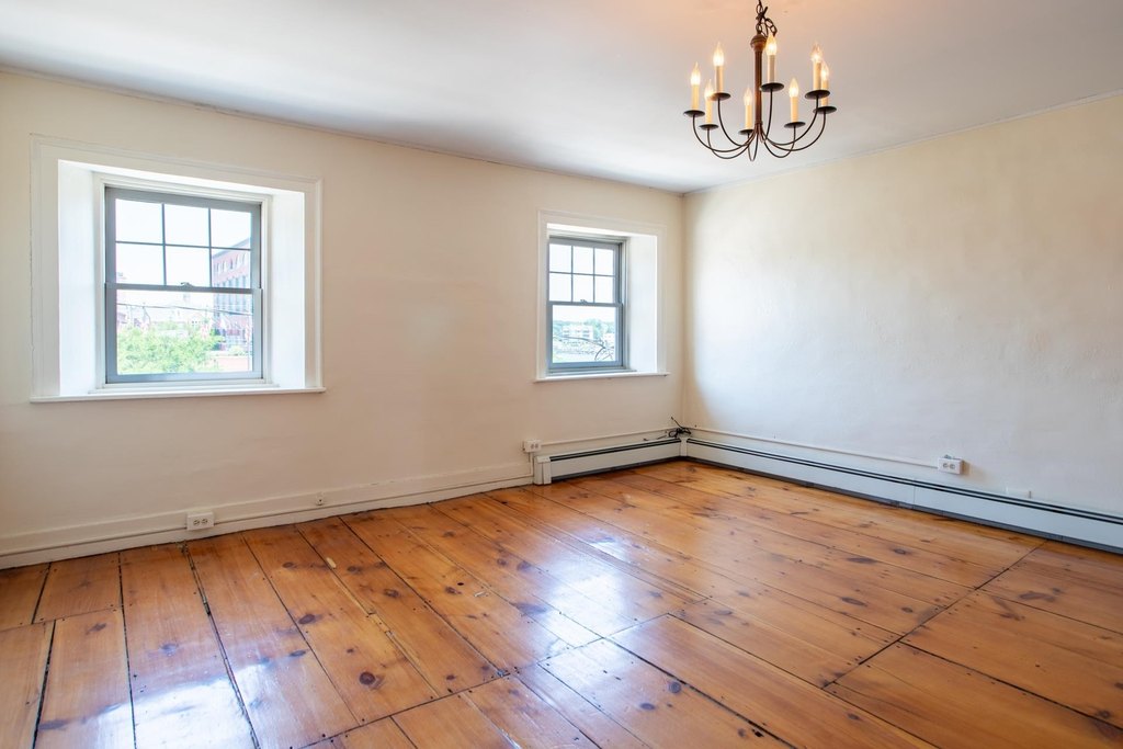 Portsmouth, New Hampshire, 03801, United States, 2 Bedrooms Bedrooms, ,2 BathroomsBathrooms,Residential,Forsale,1934006