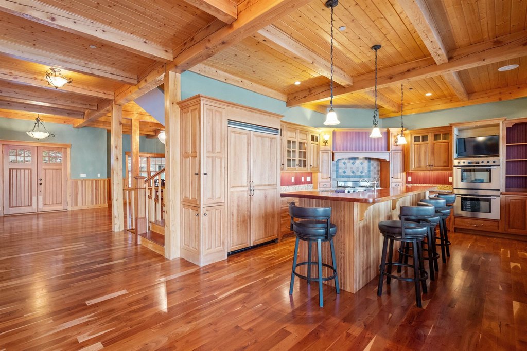 Alton, New Hampshire, 03810, United States, 5 Bedrooms Bedrooms, ,5.5 BathroomsBathrooms,Residential,Forsale,1933955
