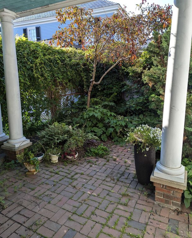 Portsmouth, New Hampshire, 03801, United States, 2 Bedrooms Bedrooms, ,2 BathroomsBathrooms,Residential,Forsale,1934006