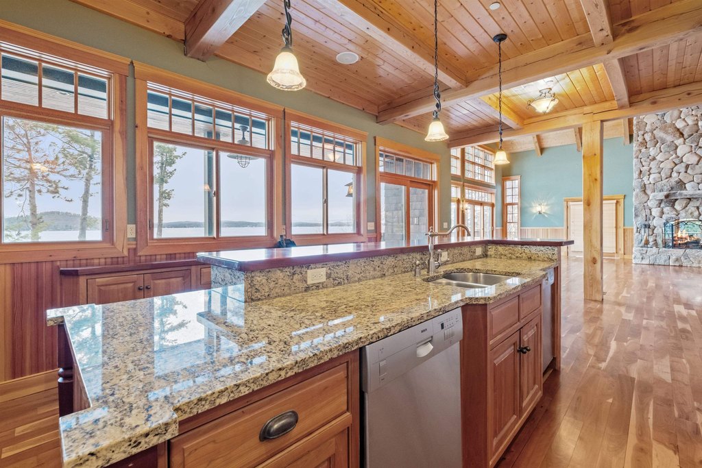 Alton, New Hampshire, 03810, United States, 5 Bedrooms Bedrooms, ,5.5 BathroomsBathrooms,Residential,Forsale,1933955