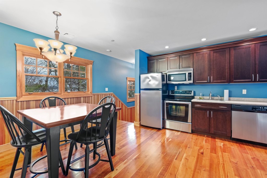 Alton, New Hampshire, 03810, United States, 5 Bedrooms Bedrooms, ,5.5 BathroomsBathrooms,Residential,Forsale,1933955